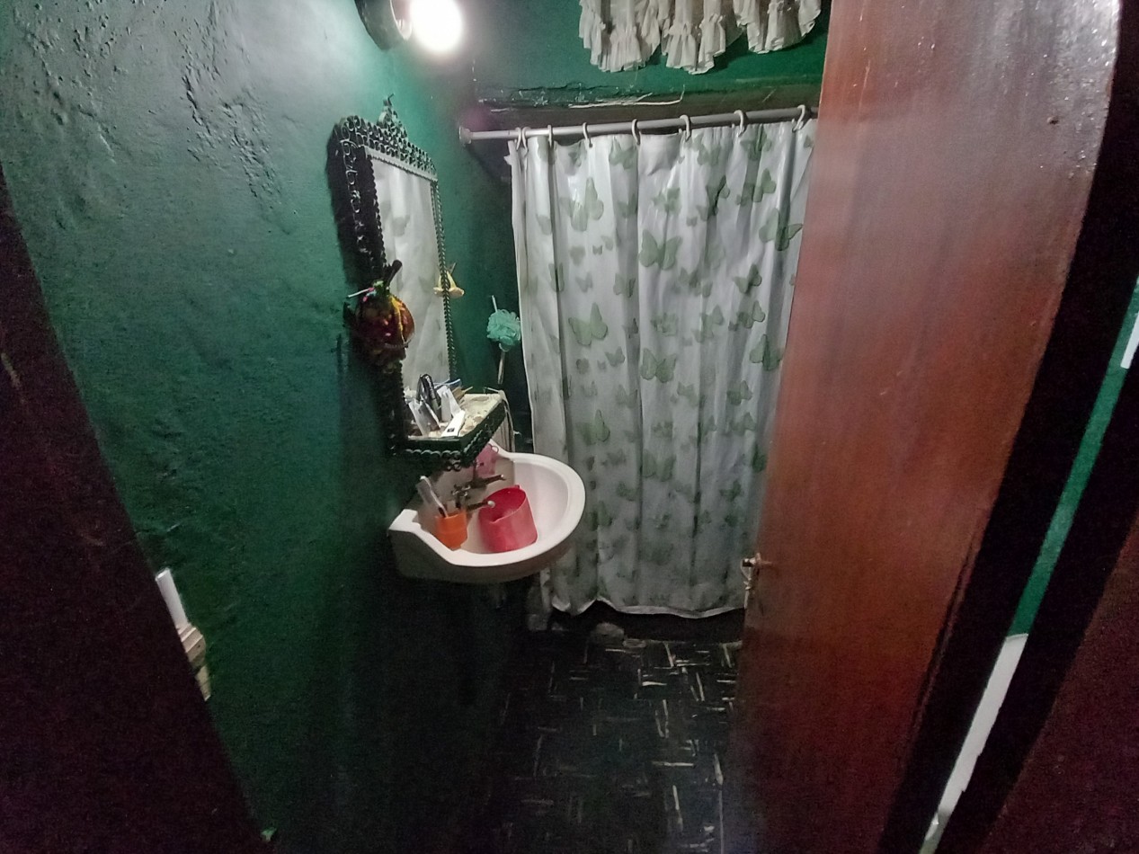 2 Casas a REMODELAR con 2 LOCALES LOTE Estrobel  6000