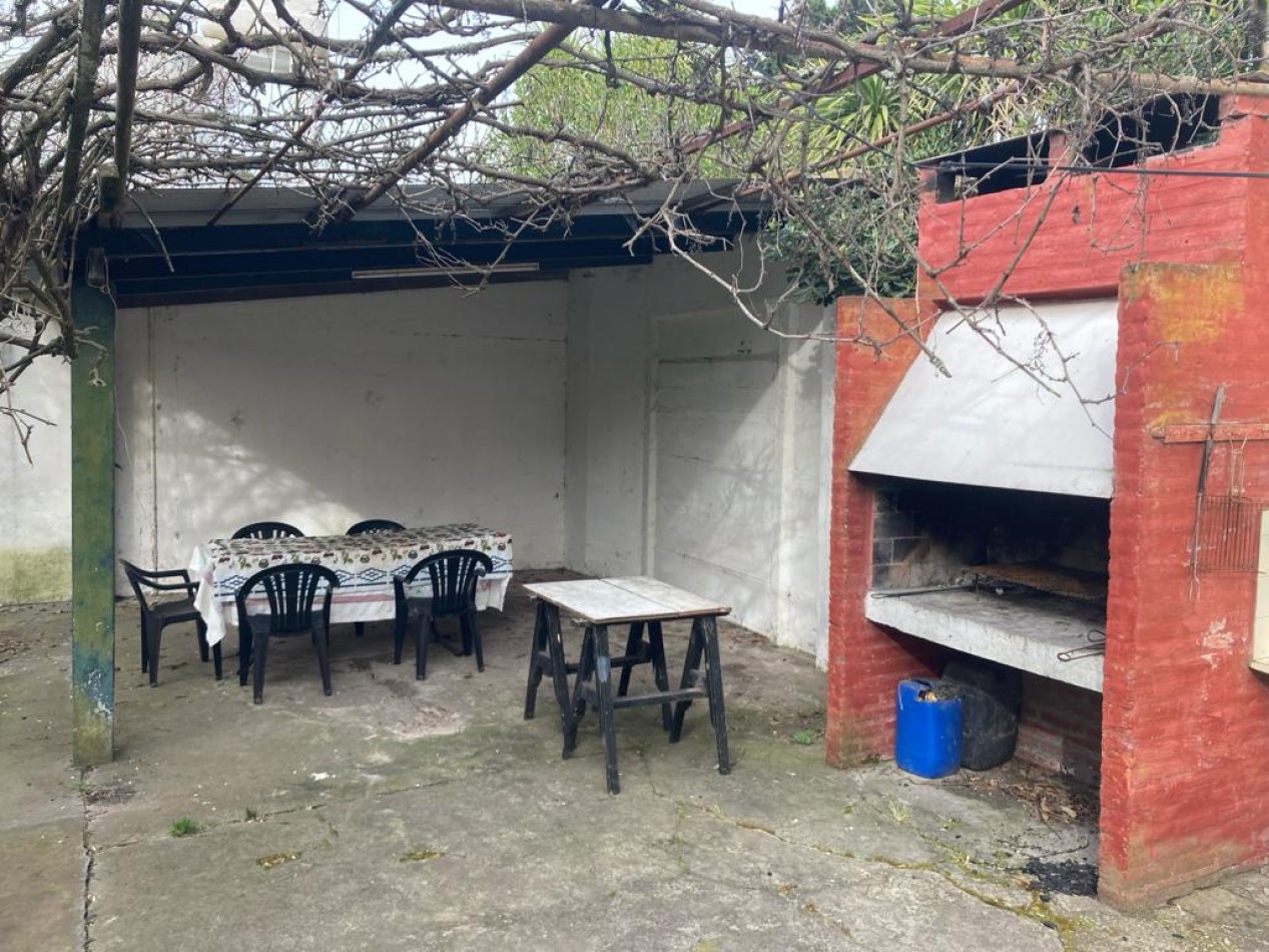 VENTA CASA con AMPLIO LOTE en CHAPADMALAL 
