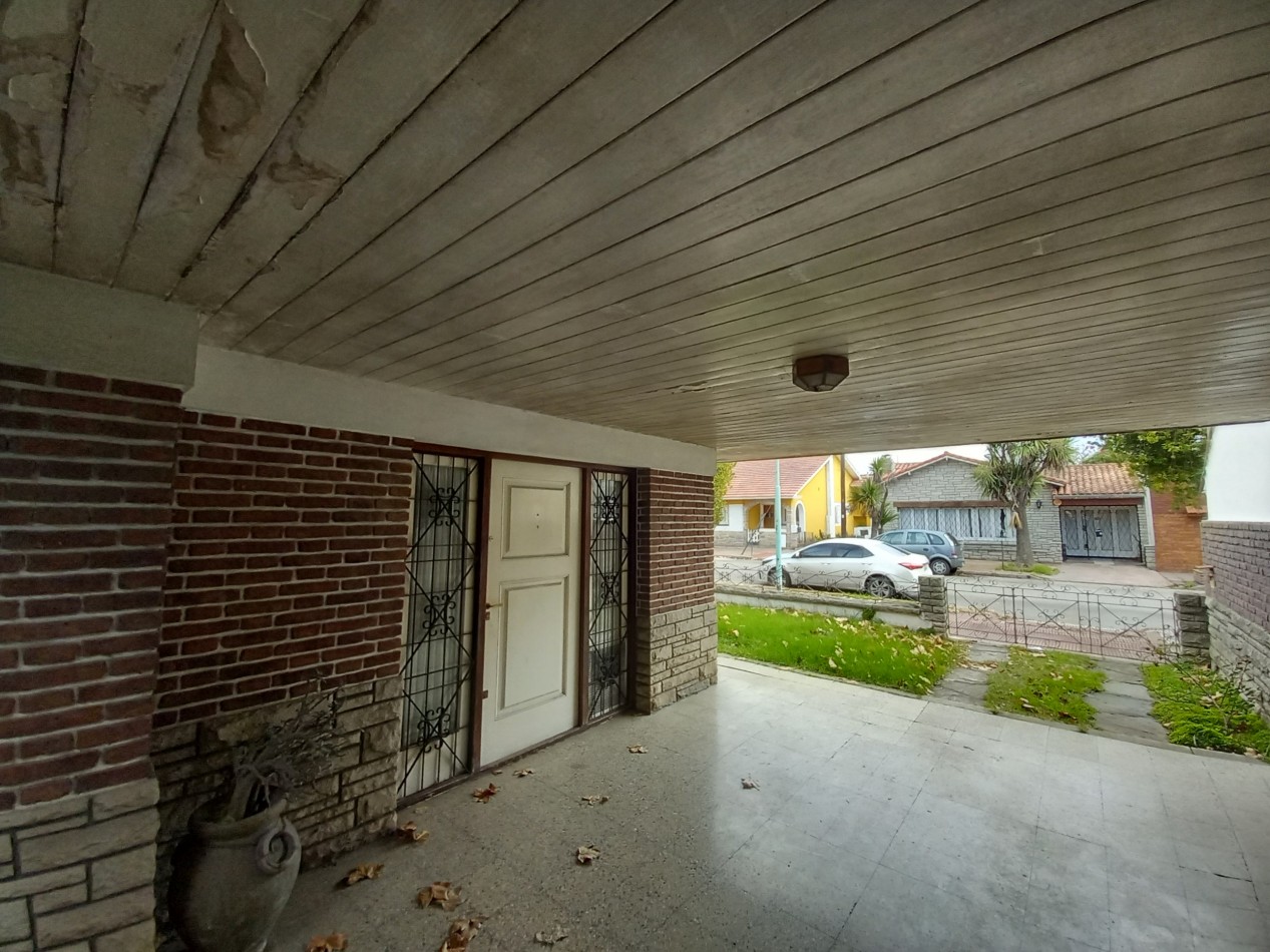 VENTA CHALET al FRENTE MAS CASA al FONDO-RETASADO