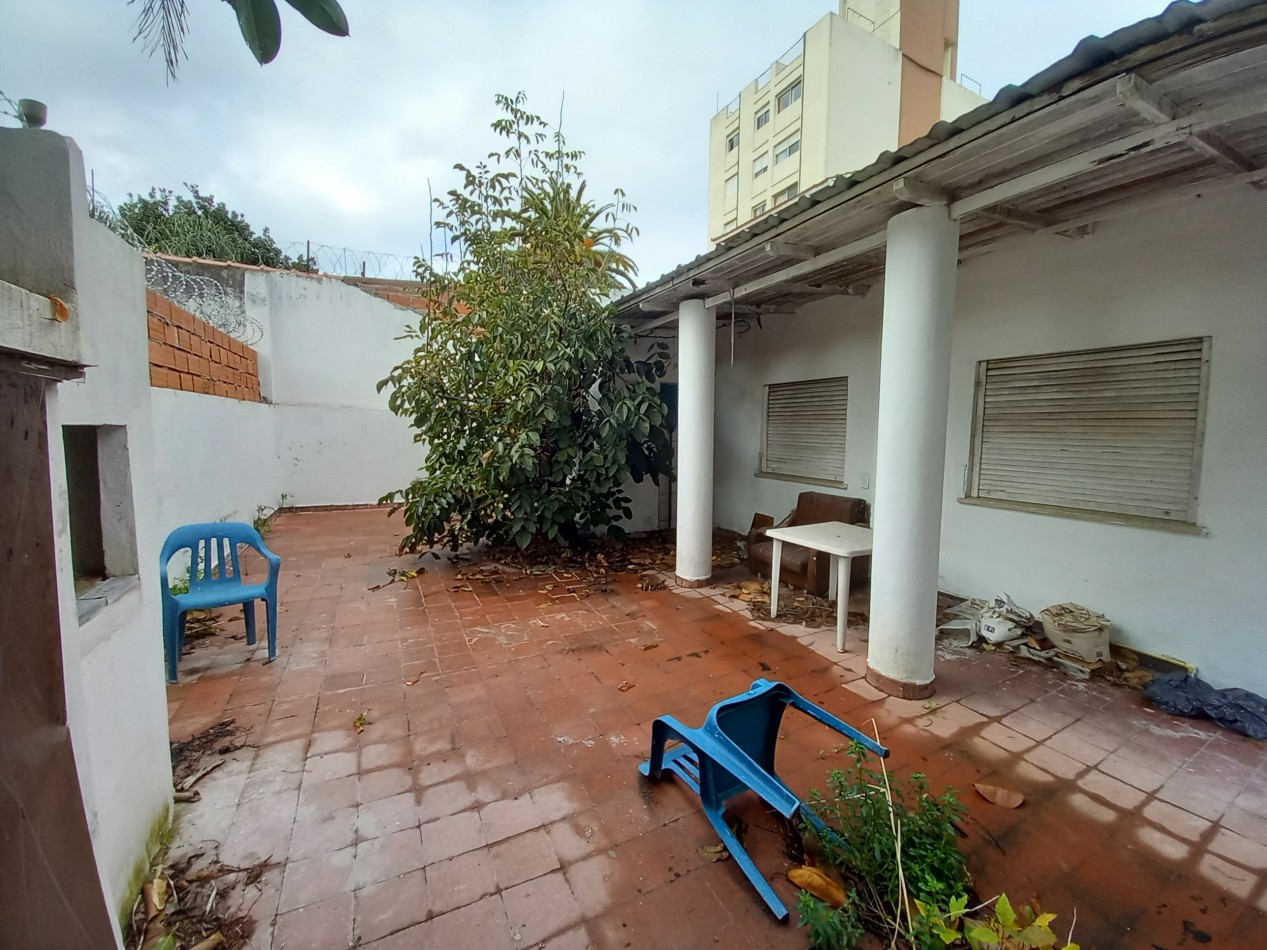 VENTA CHALET al FRENTE MAS CASA al FONDO-RETASADO