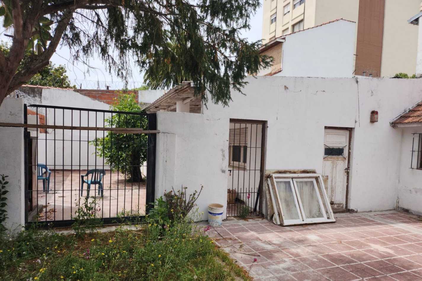 VENTA CHALET al FRENTE MAS CASA al FONDO-RETASADO