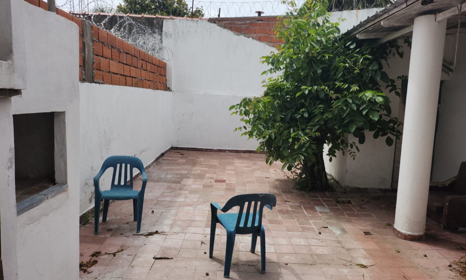 VENTA CHALET al FRENTE MAS CASA al FONDO-RETASADO