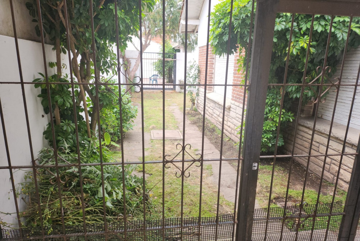 VENTA CHALET al FRENTE MAS CASA al FONDO-RETASADO