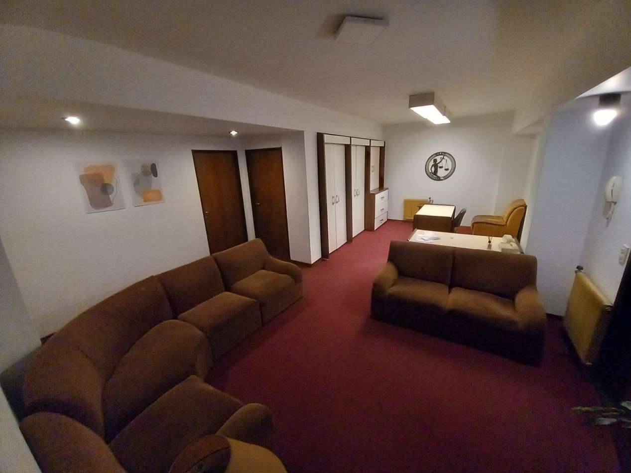 VENTA SEMIPISO OFICINA AMPLIA 2 BAÑOS COLON y CATAMARCA 