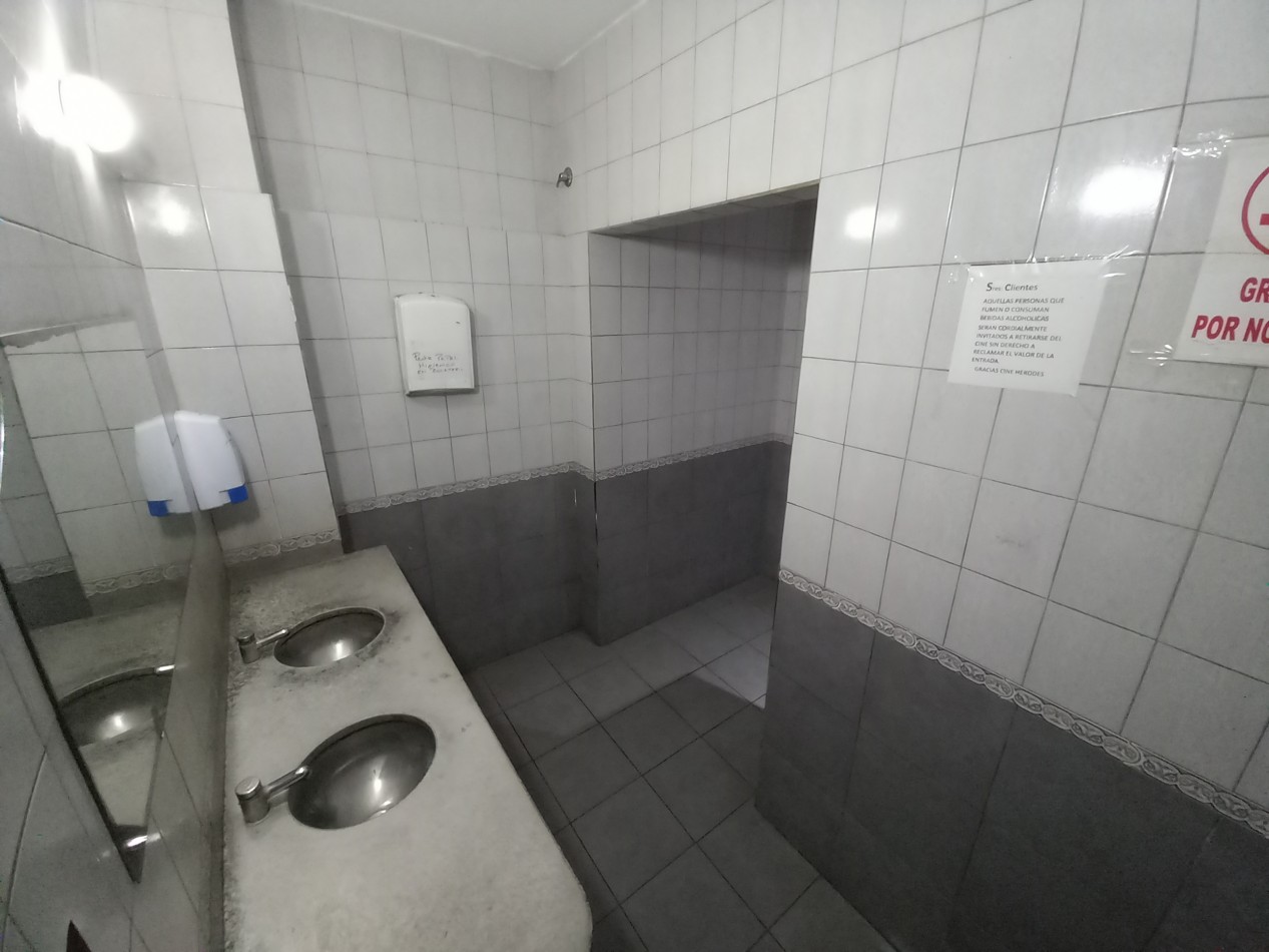 VENTA LOCAL en SUBSUELO SALON en GALERIA 200 Metros MAS 2 LOCALES CENTRO 