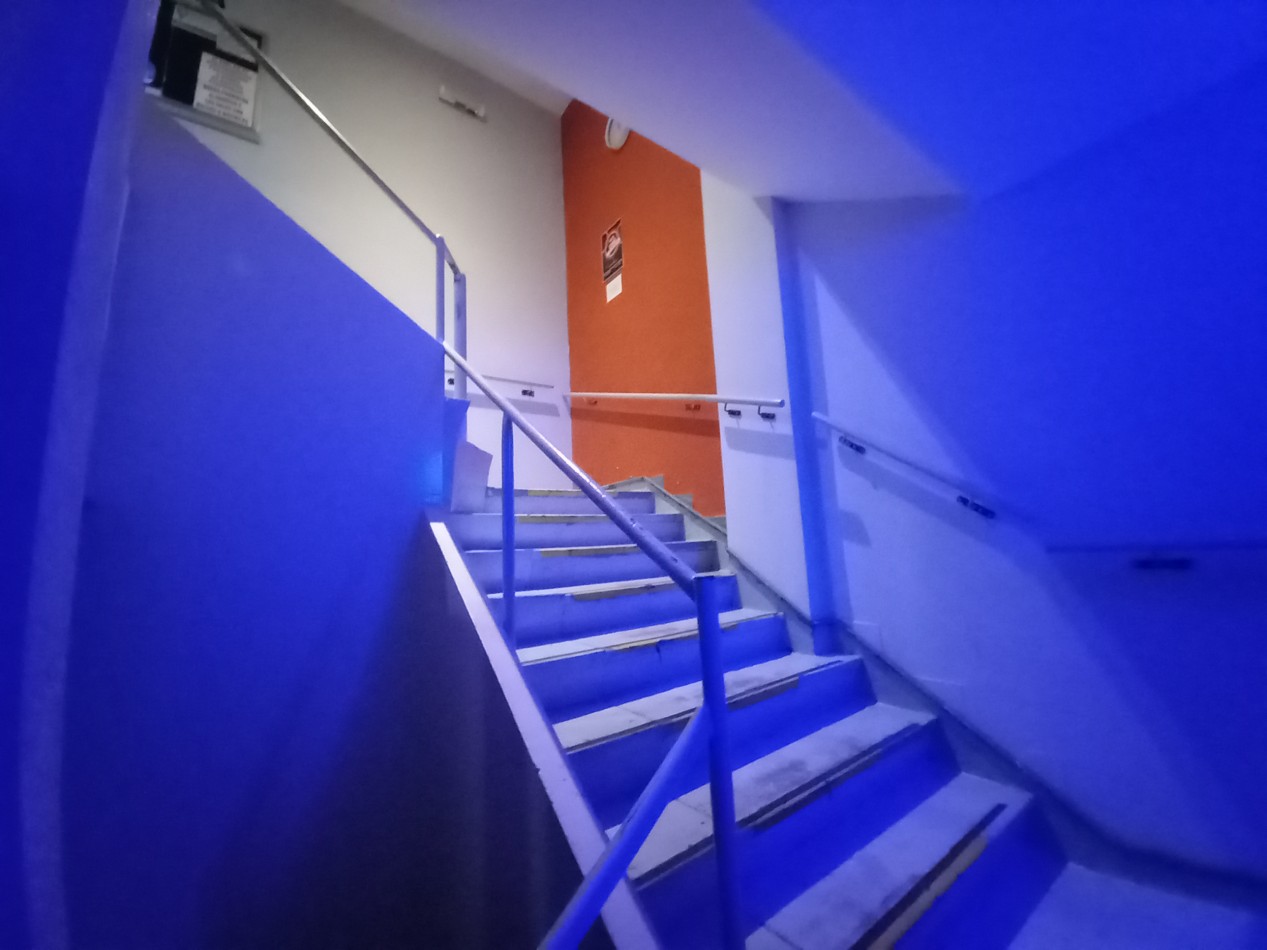 VENTA LOCAL en SUBSUELO SALON en GALERIA 200 Metros MAS 2 LOCALES CENTRO 