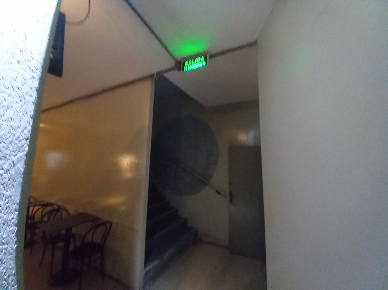 VENTA LOCAL en SUBSUELO SALON en GALERIA 200 Metros MAS 2 LOCALES CENTRO 