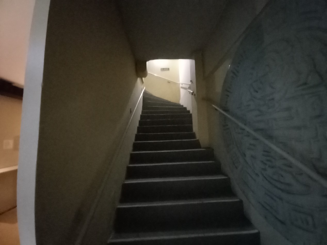 VENTA LOCAL en SUBSUELO SALON en GALERIA 200 Metros MAS 2 LOCALES CENTRO 