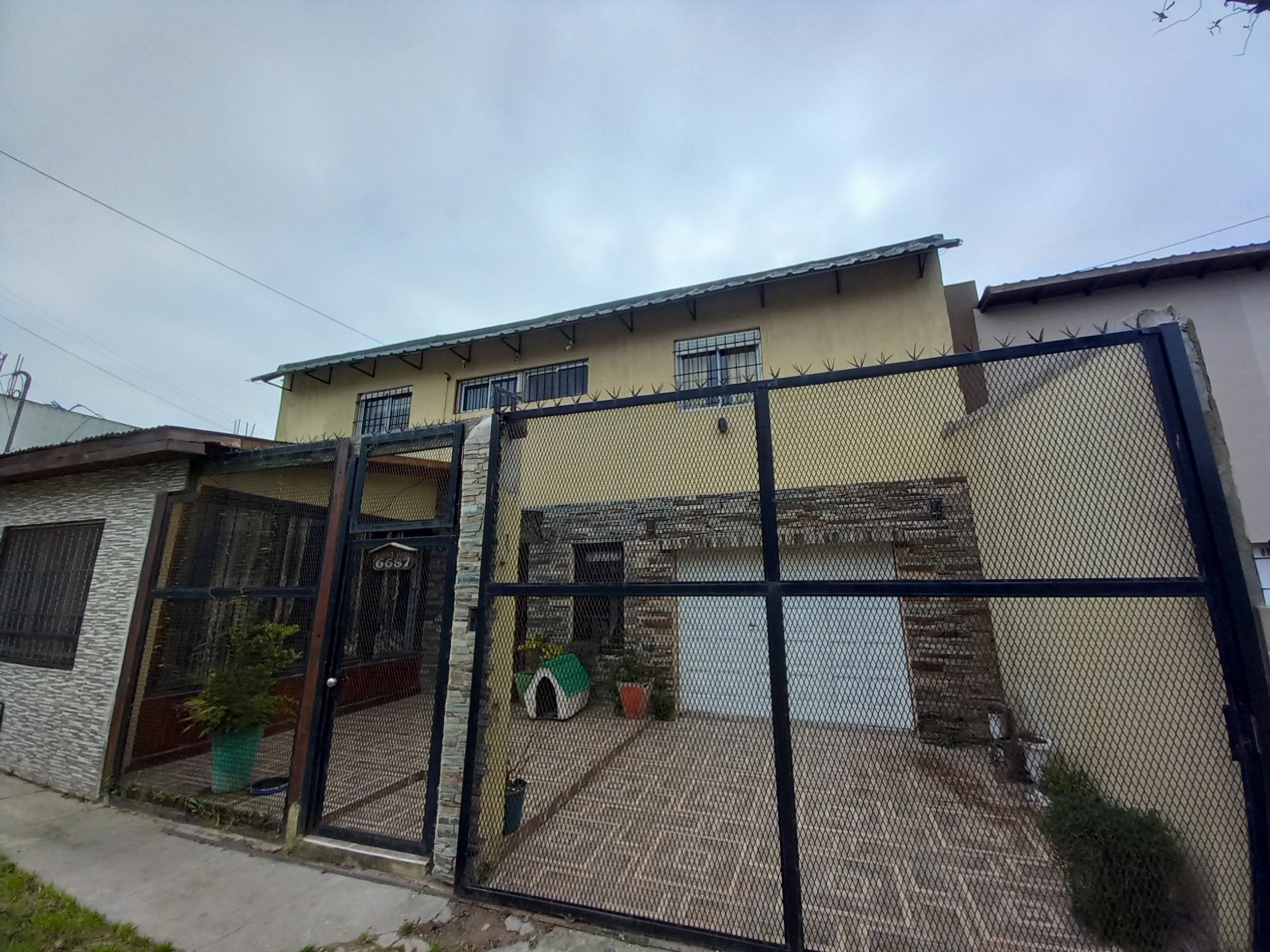 VENTA CASA 4AMB COCHERA DOBLE PARQUE Juan a. Peña al 6.600