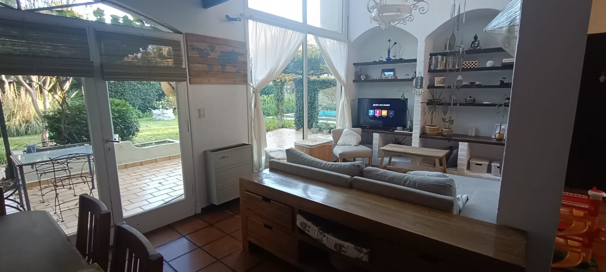 VENTA CASA EXCELENTE 4 AMB APTO CREDITO PILETA y PARQUE en BARRIO LOS TILOS.-CONSULTE