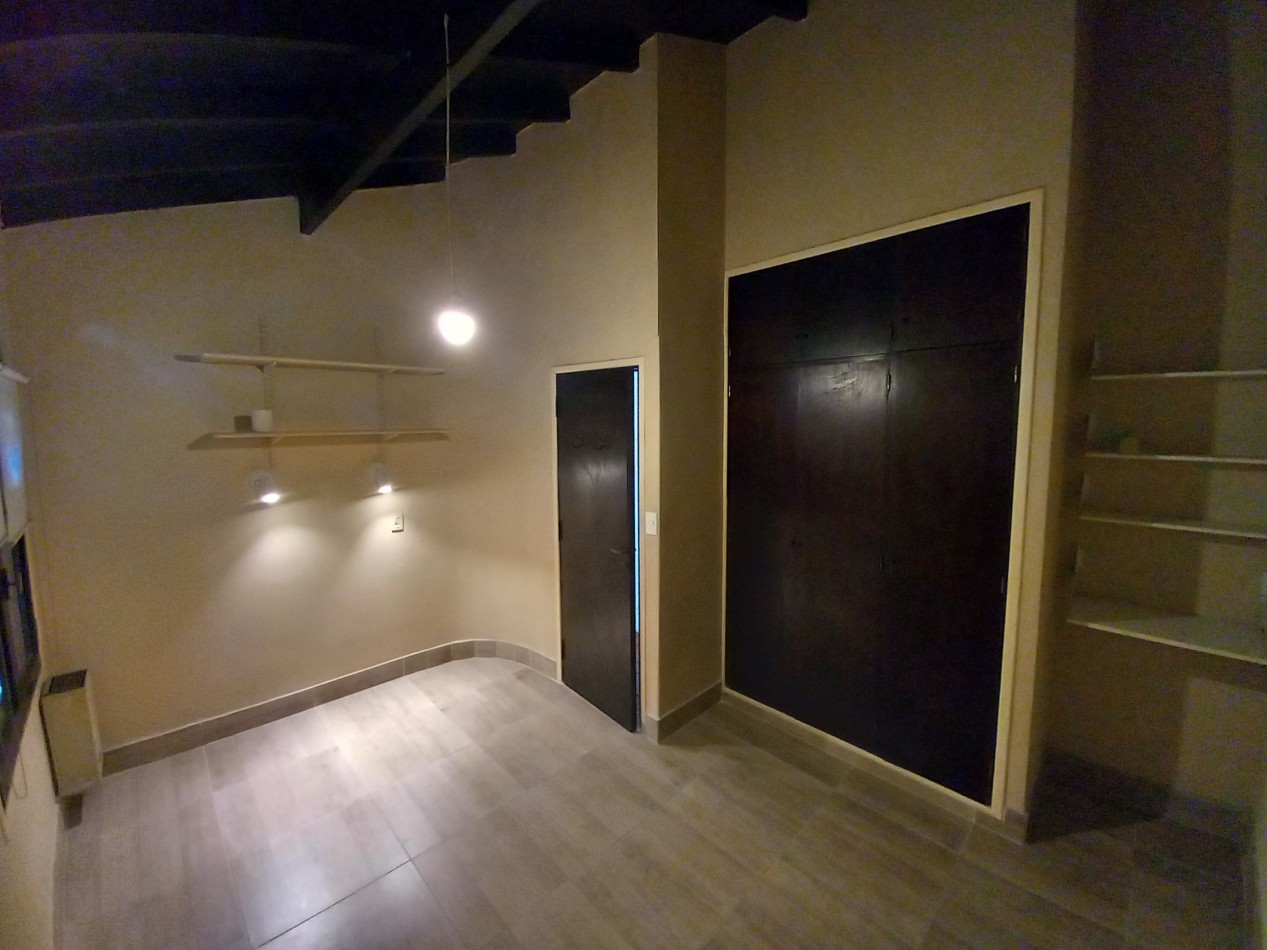 VENTA CASA EXCELENTE 4 AMB APTO CREDITO PILETA y PARQUE en BARRIO LOS TILOS.-CONSULTE