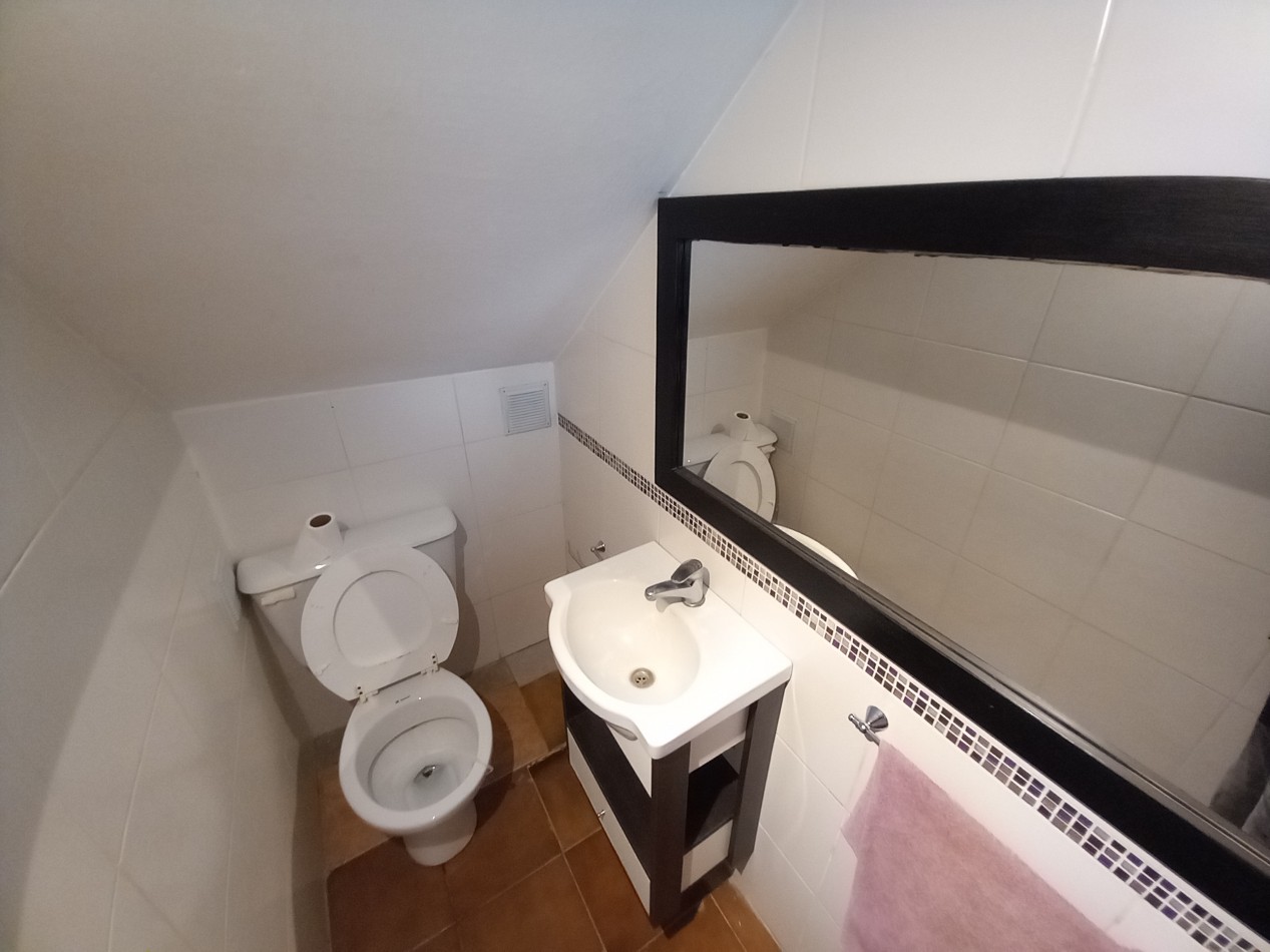 VENTA CASA EXCELENTE 4 AMB APTO CREDITO PILETA y PARQUE en BARRIO LOS TILOS.-CONSULTE