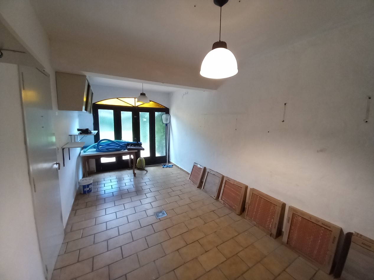 VENTA CASA EXCELENTE 4 AMB APTO CREDITO PILETA y PARQUE en BARRIO LOS TILOS.-CONSULTE