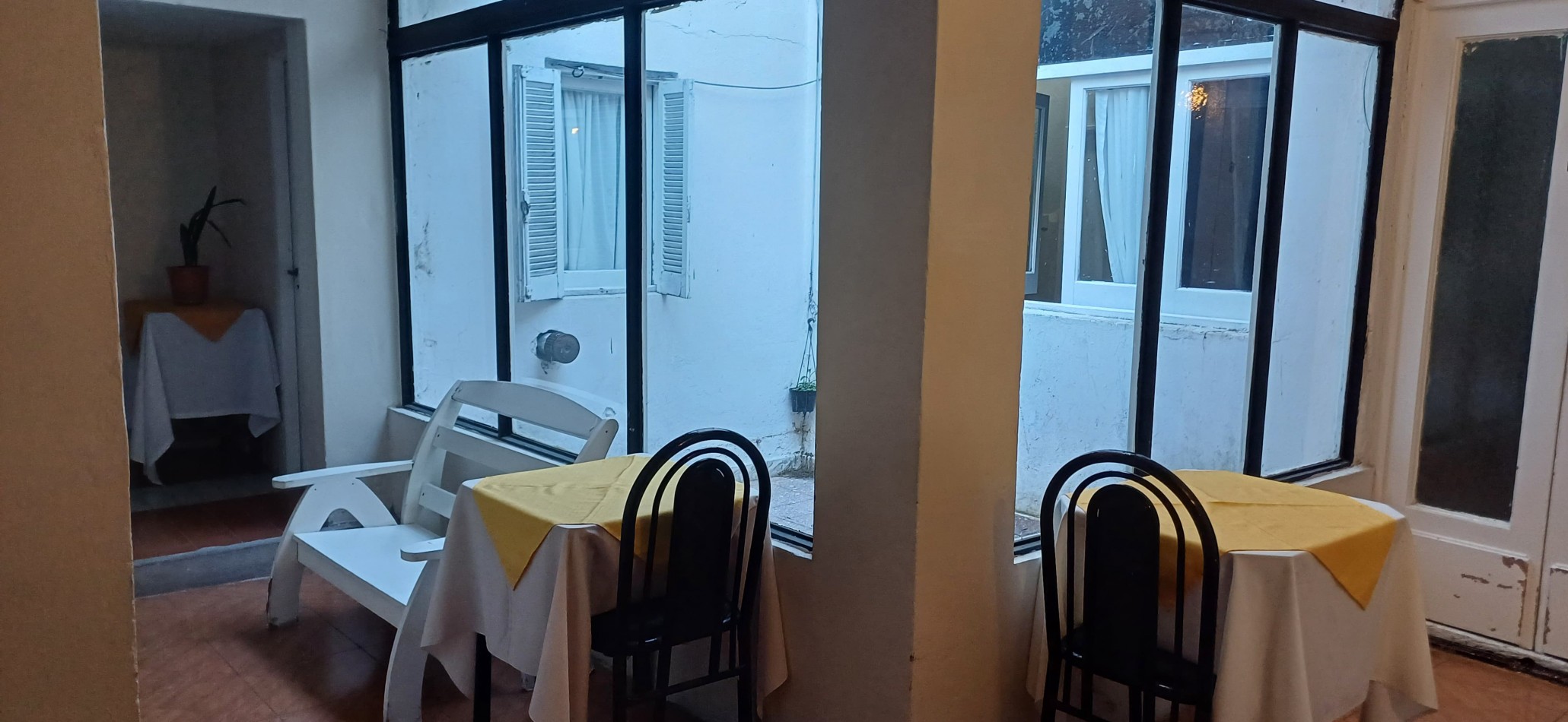 VENTA HOTEL en LAMADRID y ALBERTI