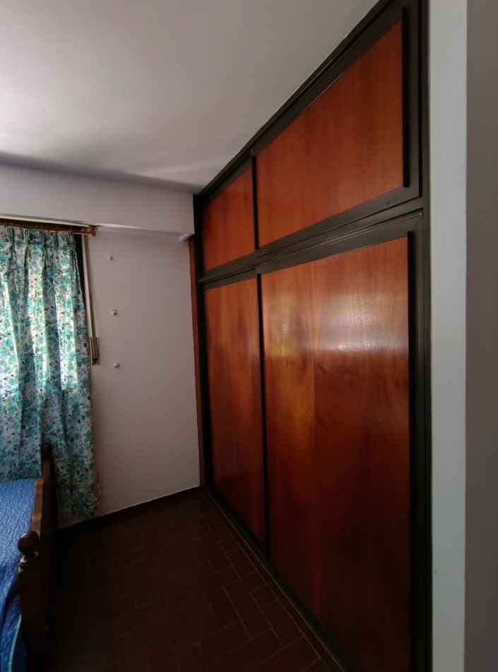 VEBTA de 2 CASAS FRENTE AL MAR BARRIO SAN JACINTO-EXCELENTE INVERSION