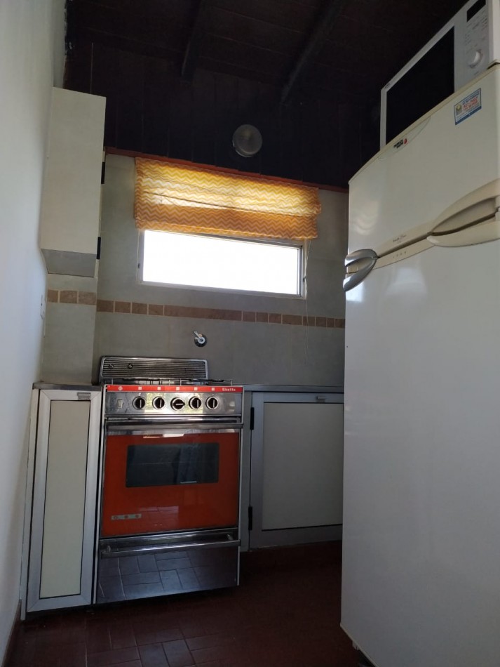 VEBTA de 2 CASAS FRENTE AL MAR BARRIO SAN JACINTO-EXCELENTE INVERSION