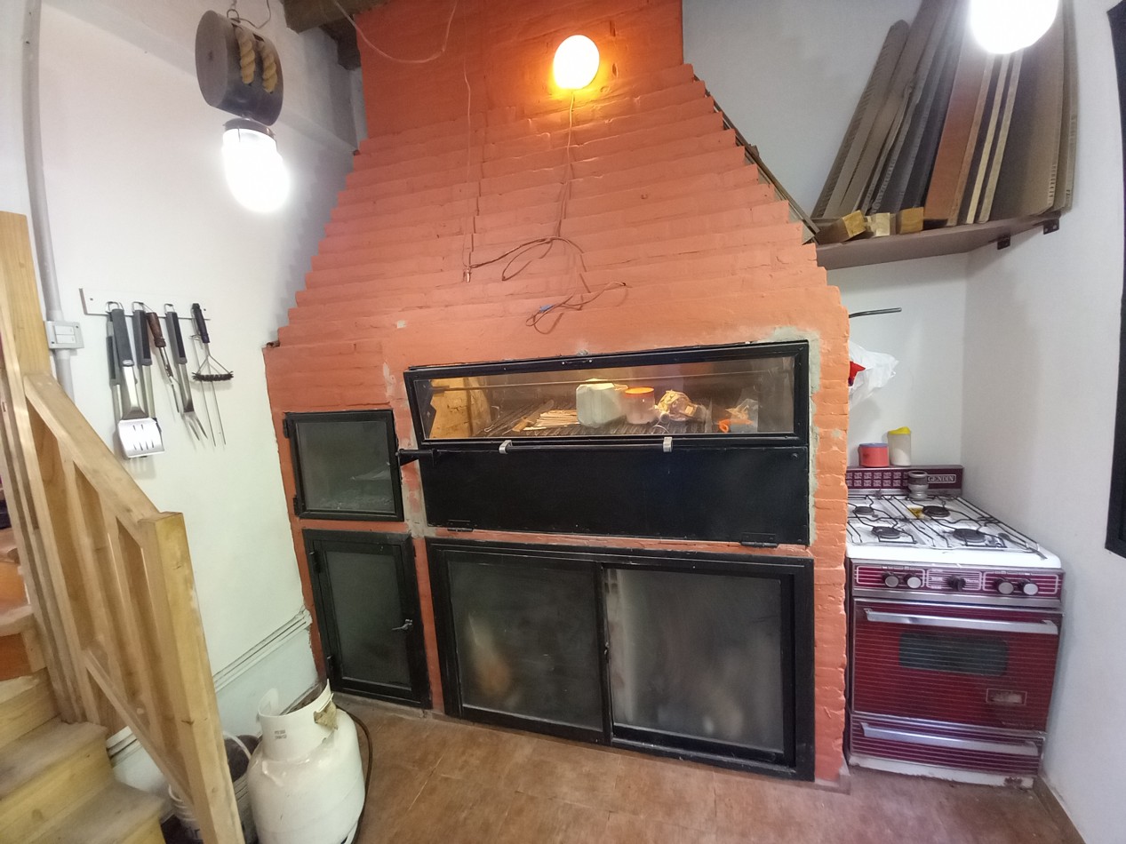 VENTA 2 CASAS en BLOCK-IDEAL para RELIZAR EDIFICIO-INVERSION-ESPAÑA y BOLIVAR