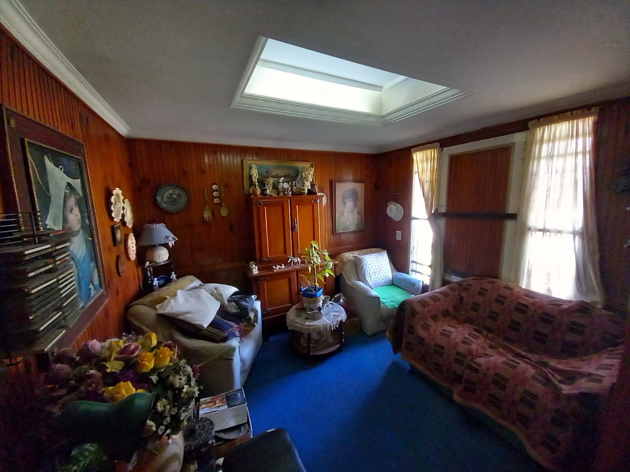 VENTA CASA  COCHERA PATIO ITUZAINGO Y CHAMPAGNAT