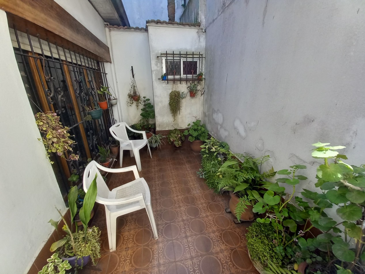 VENTA CASA  COCHERA PATIO ITUZAINGO Y CHAMPAGNAT