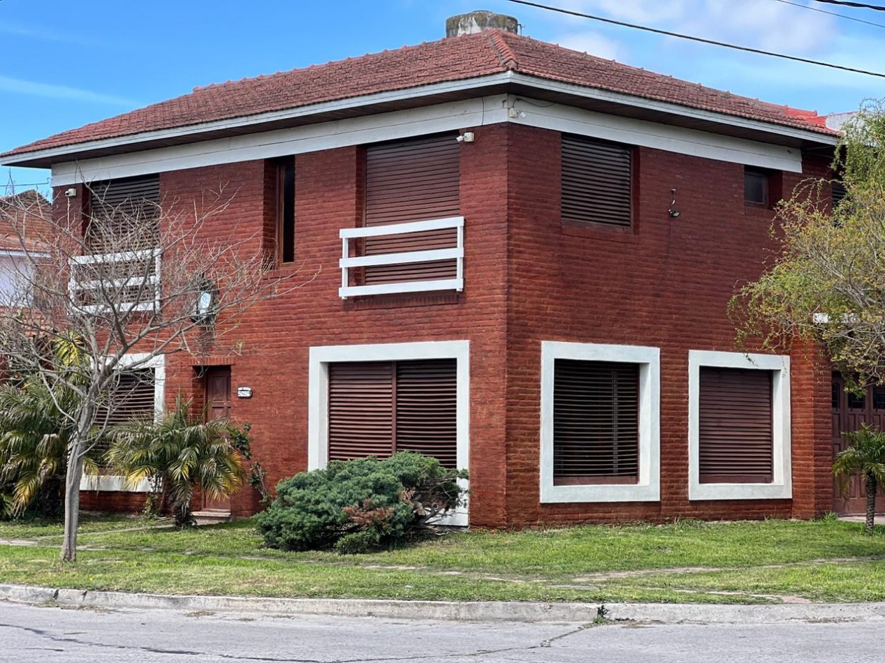 VENTA CHALET 5AMB PATIO COCHERA PARRILLA CONSTITUCION-RETASADO 