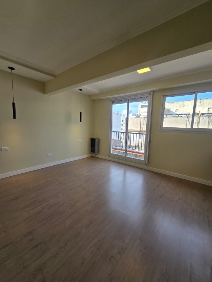 VENTA 2AMB EXCELENTE ESTADO CENTRO  BALCON 