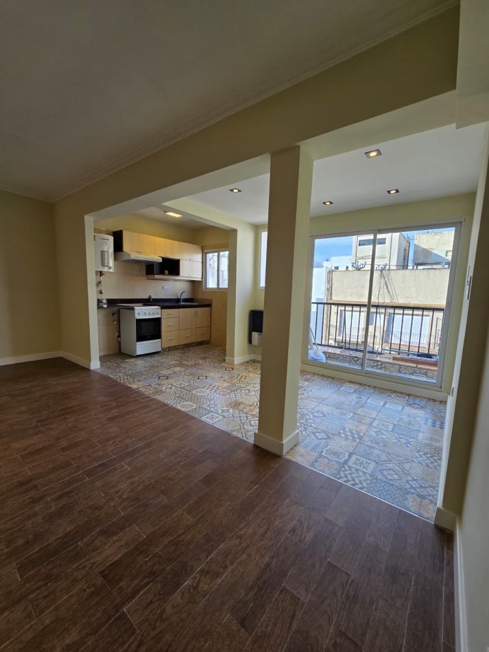 VENTA 2AMB EXCELENTE ESTADO CENTRO  BALCON 