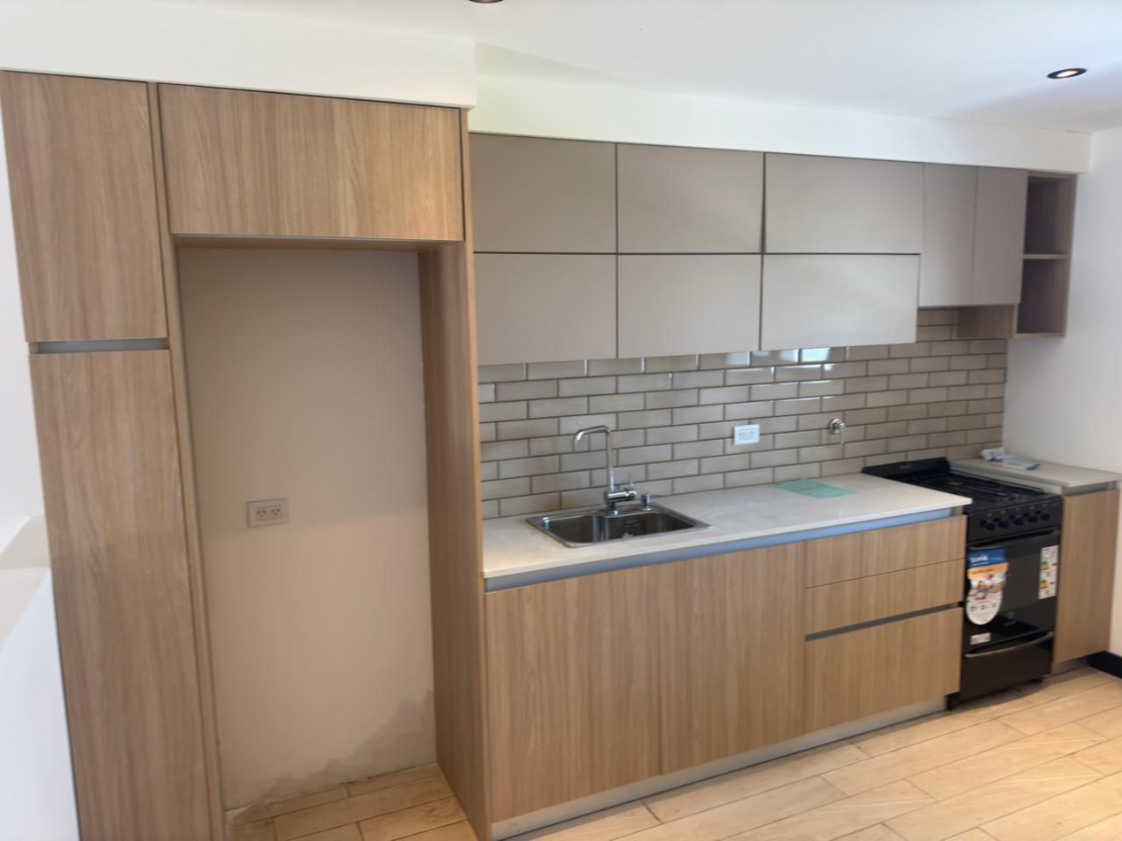  VENTA CASA RECICLADA 2 BAÑOS PARQUE LAVADERO  PERMUTA