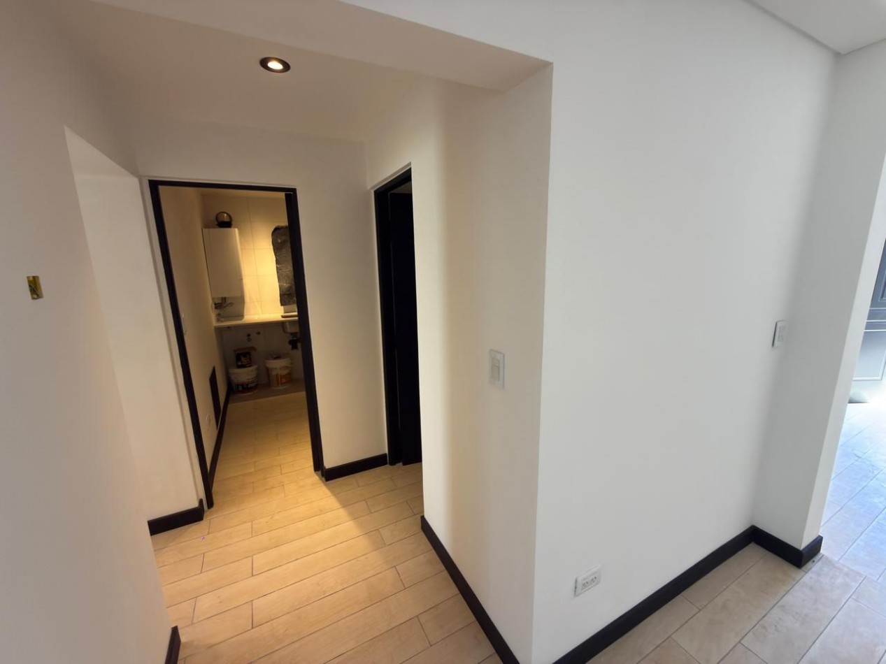  VENTA CASA RECICLADA 2 BAÑOS PARQUE LAVADERO  PERMUTA