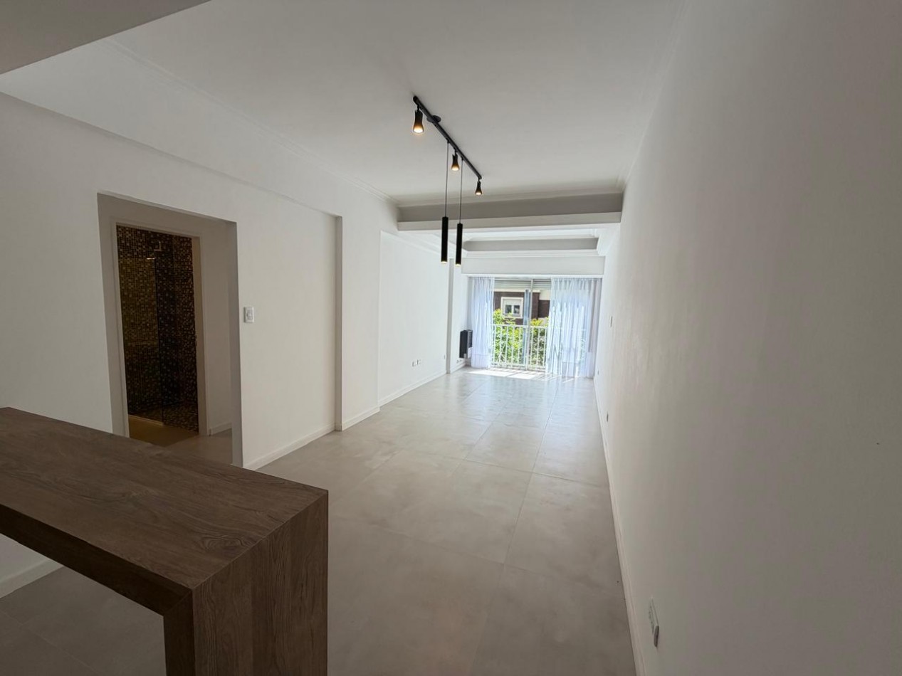 VENTA 3AMB RECICLADO CENTRO con DEPENDENCIA 