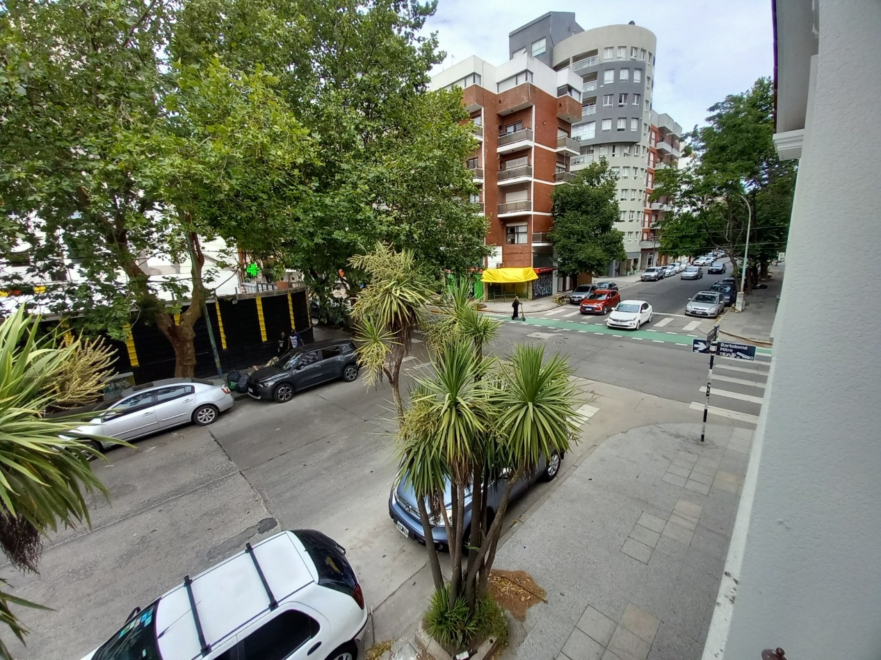 ALQUILER OFICINA solo USO PROFESIONAL CASA 6AMB 3 BAÑOS COCHERA 