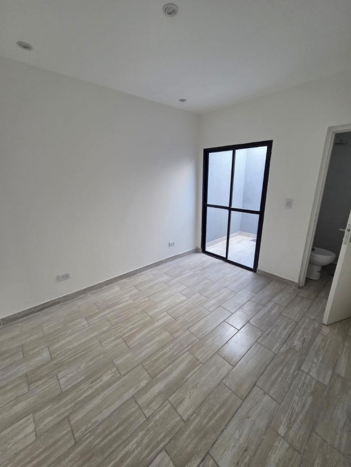 VENTA PH 1AMB ELEVTRICO RECICLADO PATIO SIN EXPENSAS 