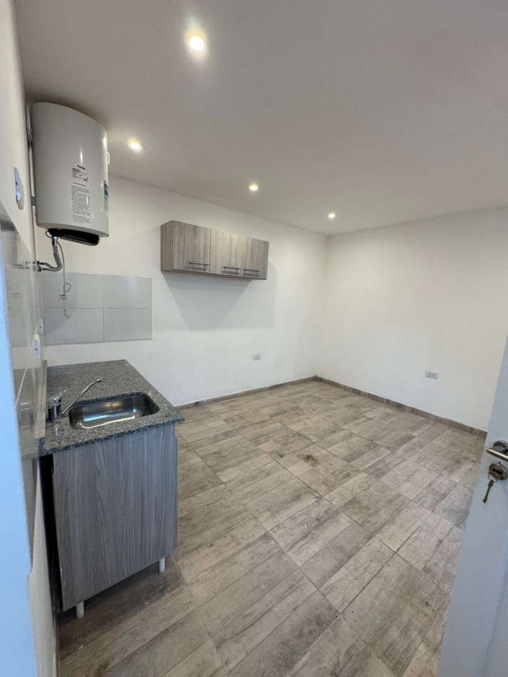 VENTA PH 1AMB ELEVTRICO RECICLADO PATIO SIN EXPENSAS 