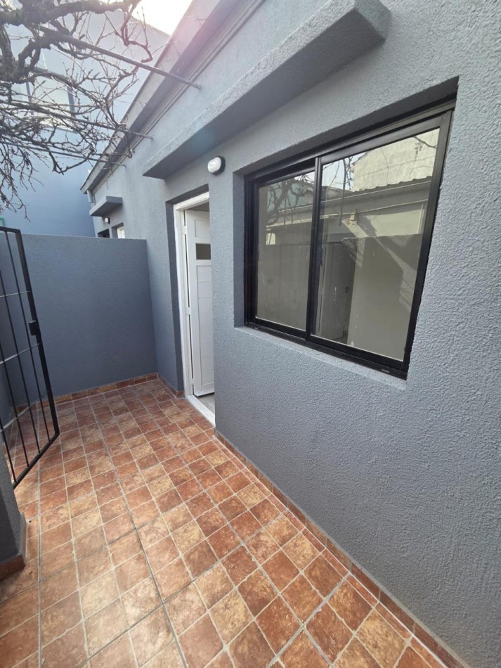 VENTA PH 1AMB ELEVTRICO RECICLADO PATIO SIN EXPENSAS 