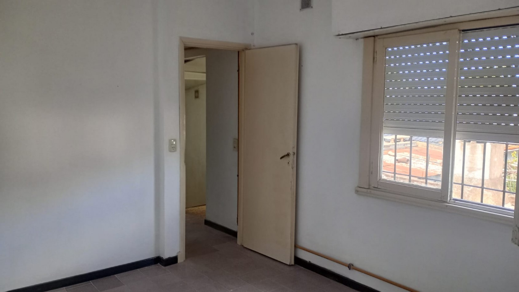 VENTA EN BLOCK 2 CASAS 1 Casa Al Frente y otra al Fondo Moreno 9100