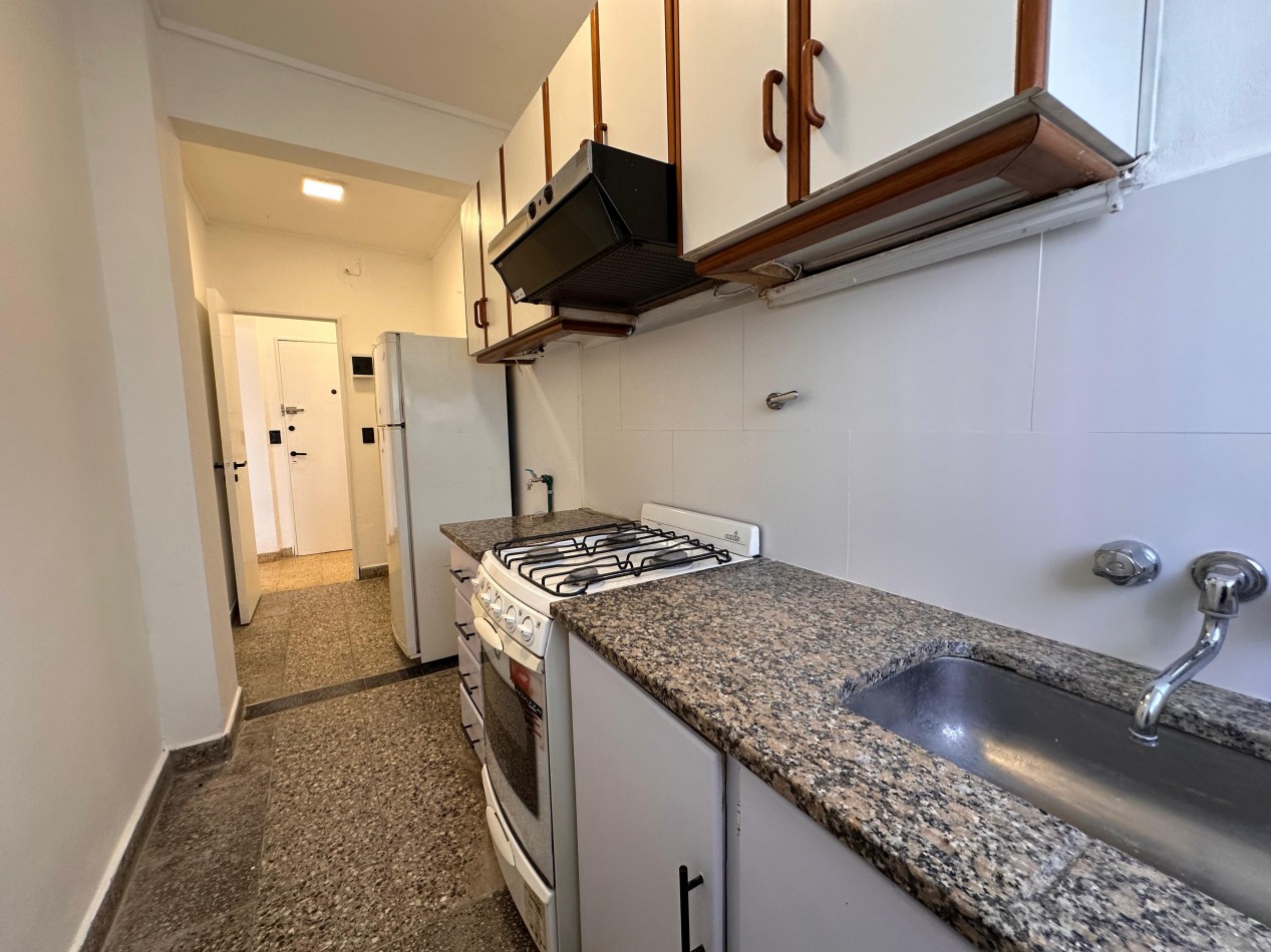 Venta 3AMB FRENTE CON BALCON CENTRO 