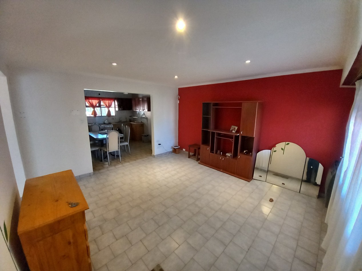  CASA 4AMB 2 BAÑOS PARQUE y COCHERA -MAS DEPARTAMENTO A TERMINAR