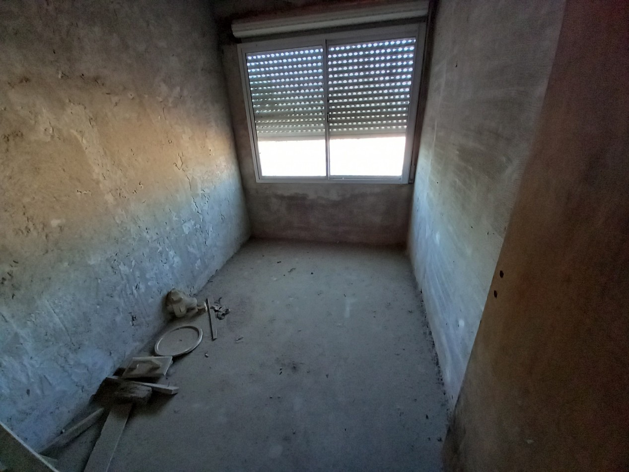  CASA 4AMB 2 BAÑOS PARQUE y COCHERA -MAS DEPARTAMENTO A TERMINAR