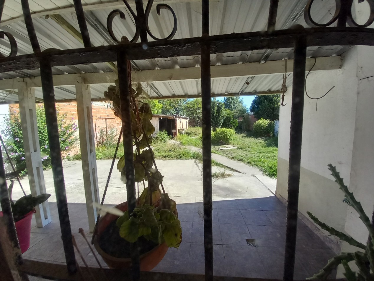  CASA 4AMB 2 BAÑOS PARQUE y COCHERA -MAS DEPARTAMENTO A TERMINAR