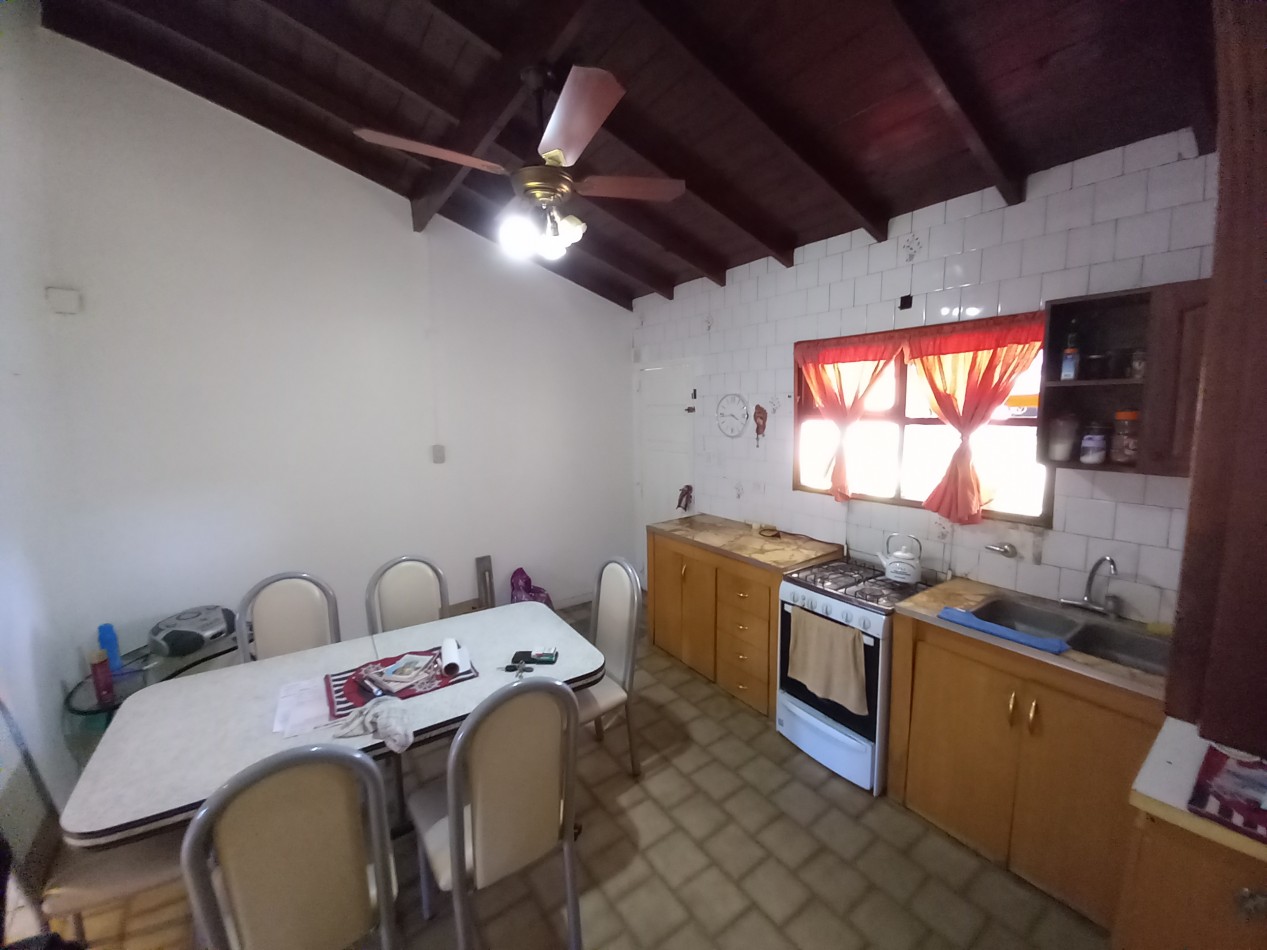  CASA 4AMB 2 BAÑOS PARQUE y COCHERA -MAS DEPARTAMENTO A TERMINAR