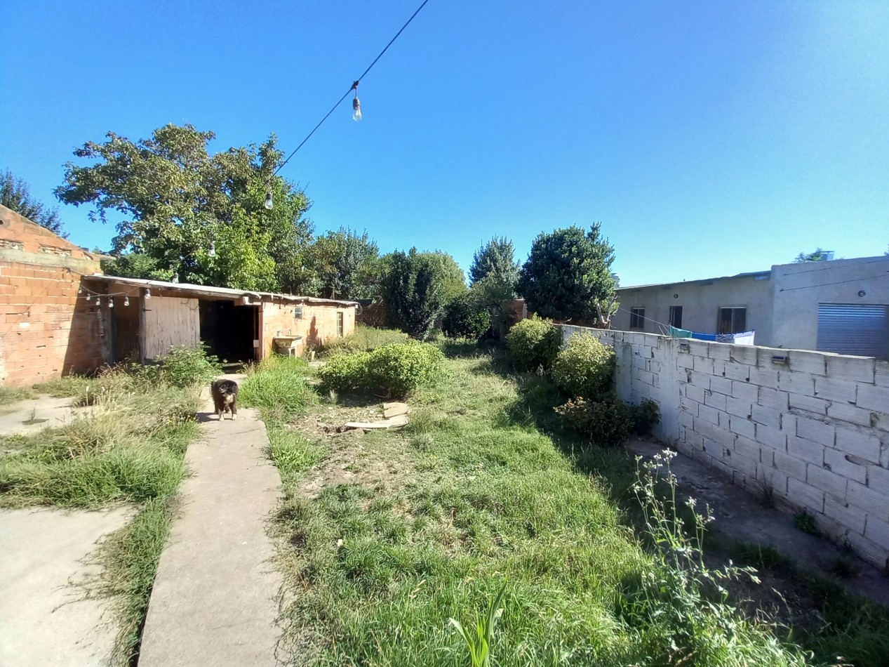  CASA 4AMB 2 BAÑOS PARQUE y COCHERA -MAS DEPARTAMENTO A TERMINAR