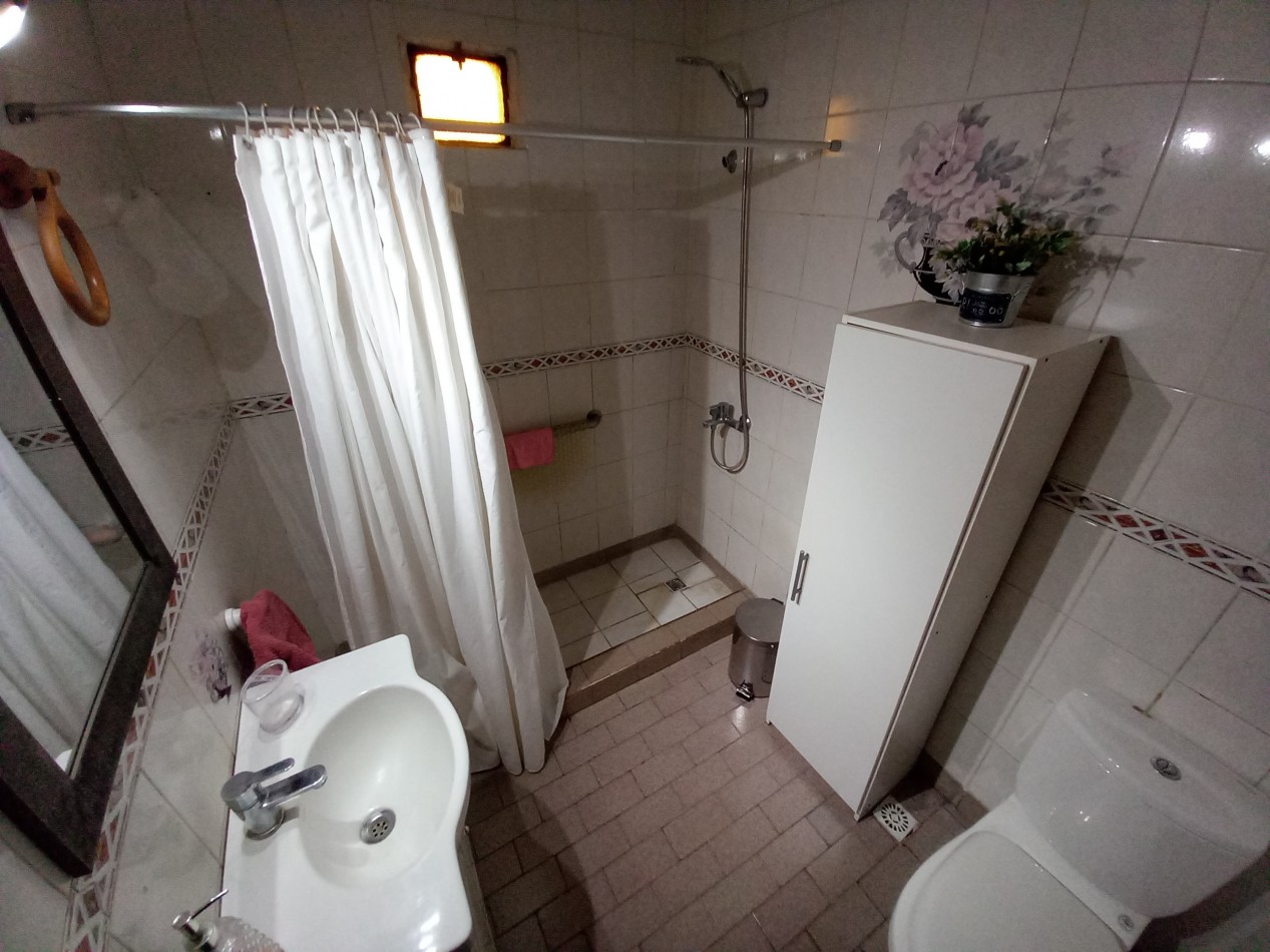  CASA 4AMB 2 BAÑOS PARQUE y COCHERA -MAS DEPARTAMENTO A TERMINAR