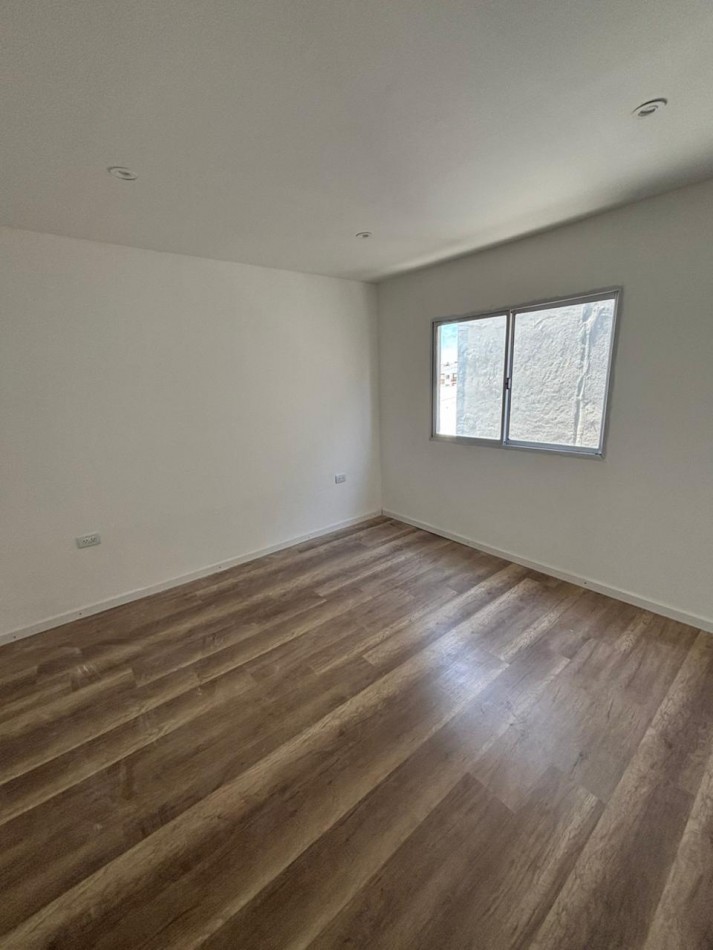 VENTA DUPLEX 3AMB X ESCALERA CONTRAFRENTE NECOCHEA y TEJEDOR 