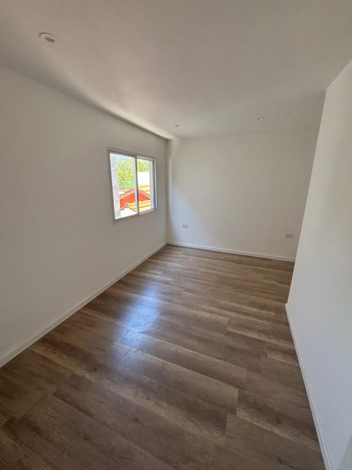 VENTA DUPLEX 3AMB X ESCALERA CONTRAFRENTE NECOCHEA y TEJEDOR 