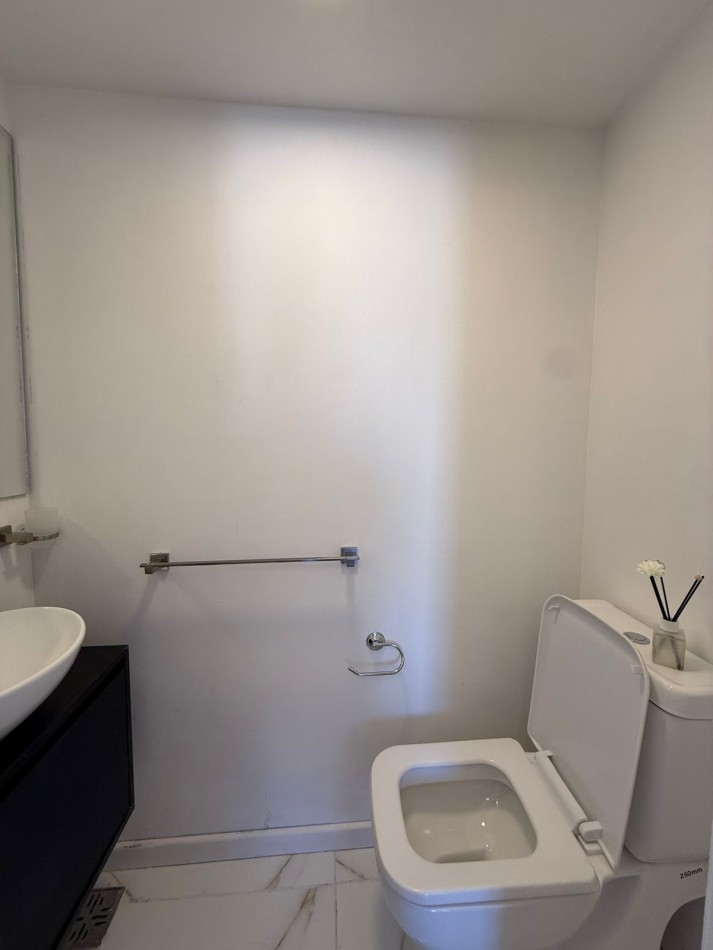 VENTA 3AMB RECICLADO en LA PERLA 2 BAÑOS 