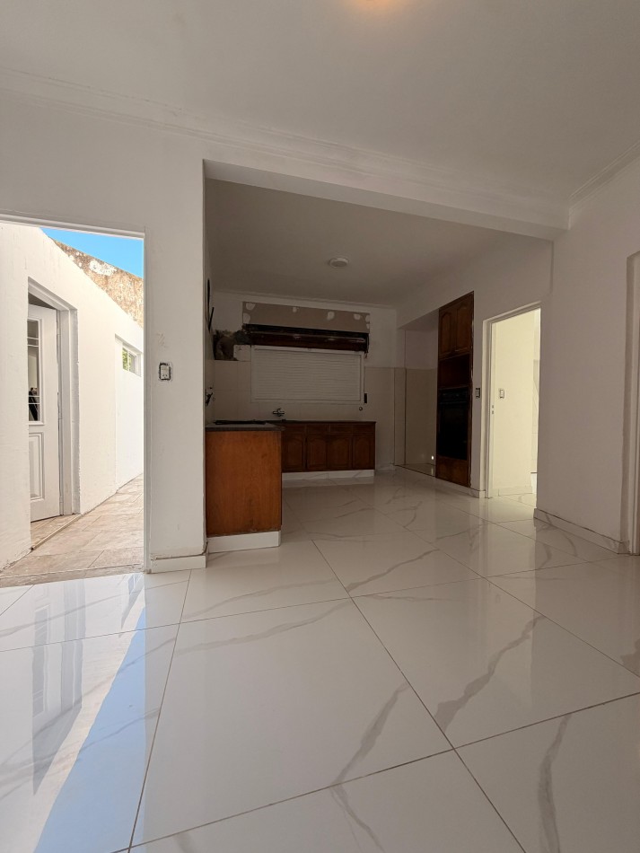 VENTA CHALET LOTE PROPIO AYOLAS al 4500