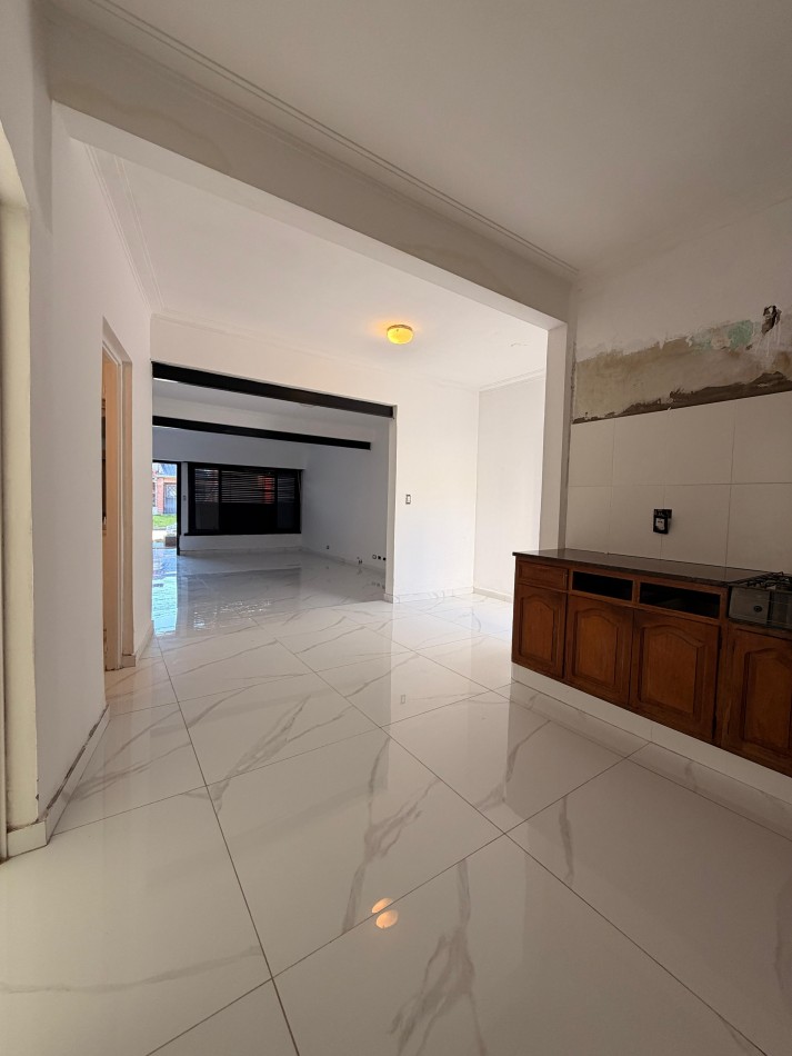 VENTA CHALET LOTE PROPIO AYOLAS al 4500