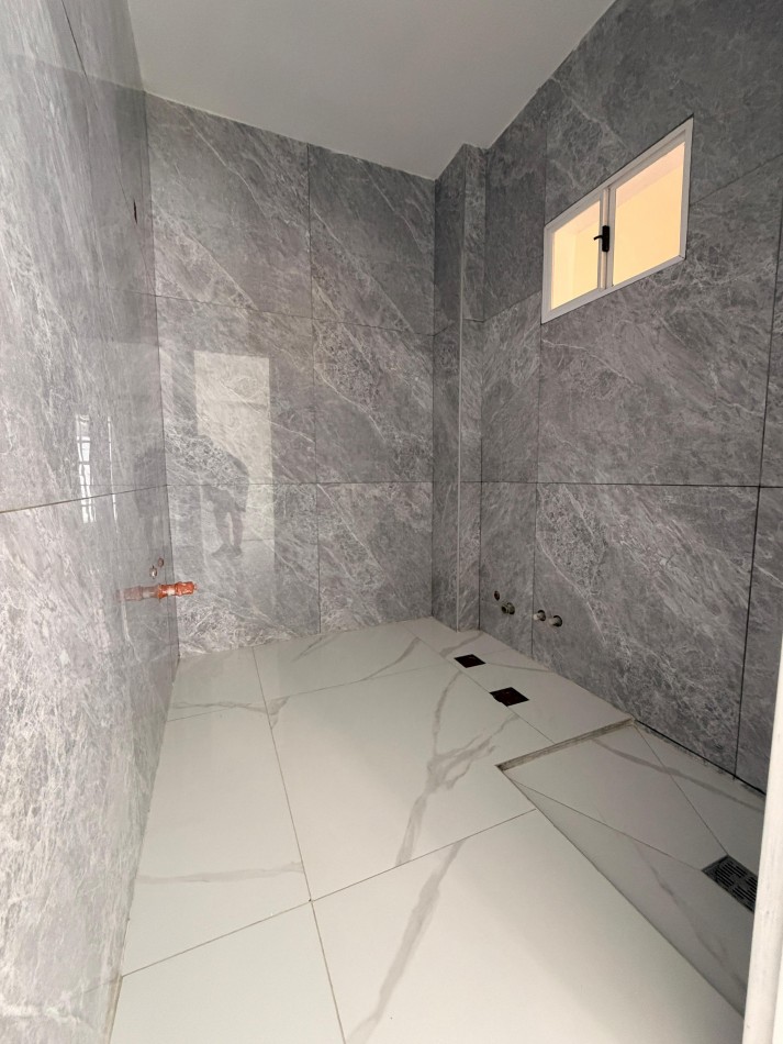 VENTA CHALET LOTE PROPIO AYOLAS al 4500