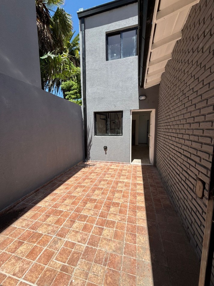 VENTA DUPLEX 2AMB Espacio guarda coche y Patio 