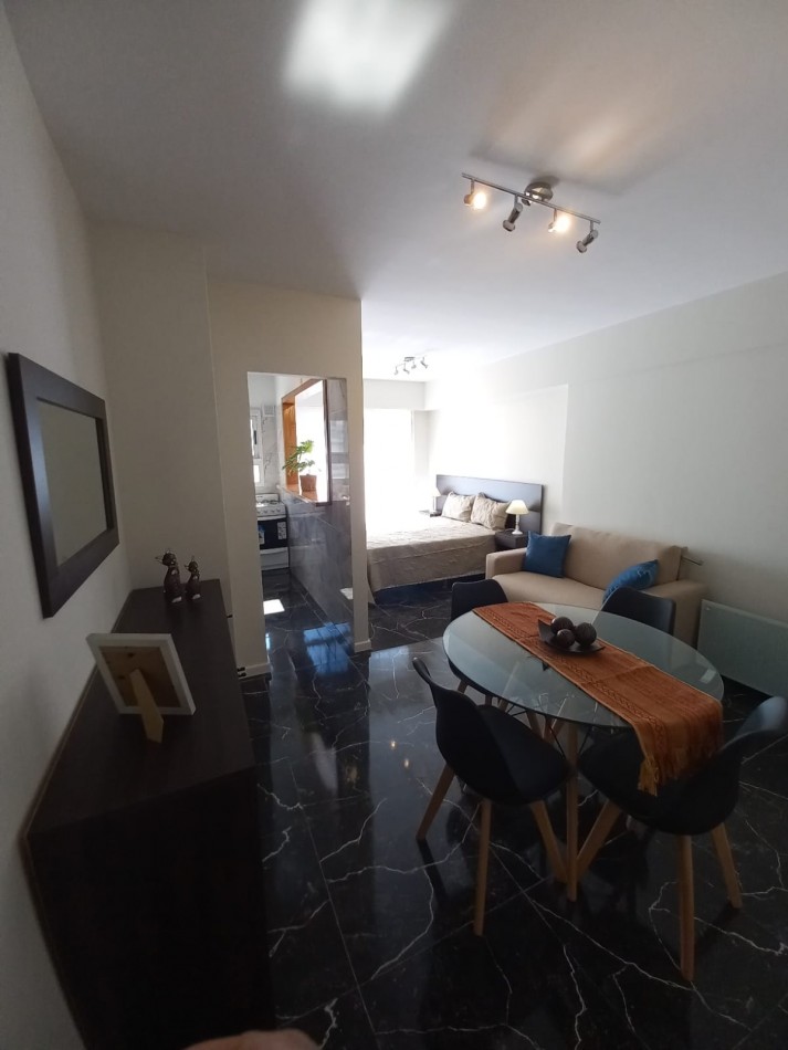 VENTA 1AMB RECICLADO CENTRO ARTEFACTO Y MUEBLES A ESTRENAR 