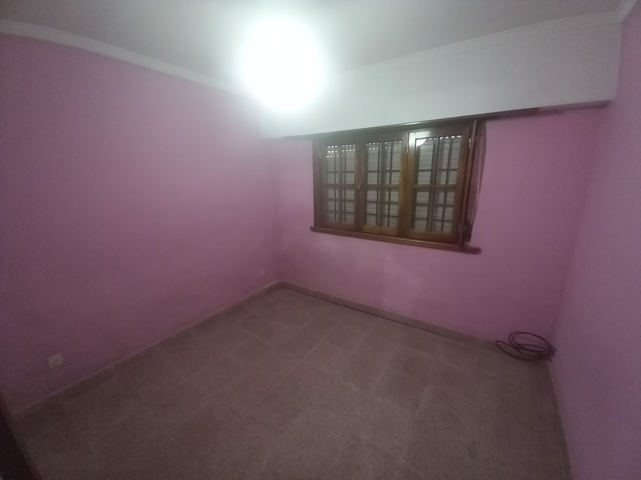 VENTA CASA 3AMB con GALPON PARQUE en LOTE PROPIO 